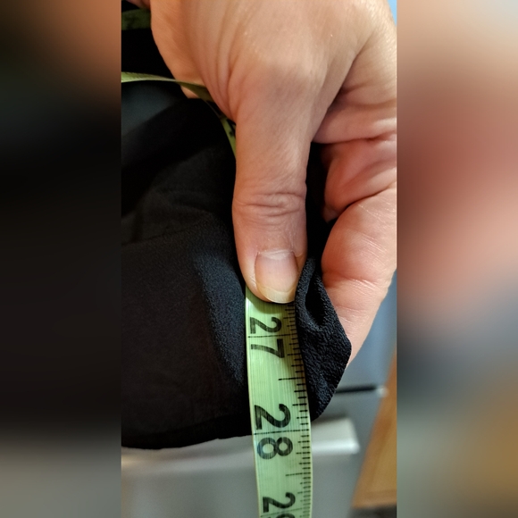 Diane Von Furstenberg Black Long Sleeve Roll Tab Silk Blouse Size 8 Read - Picture 11 of 12